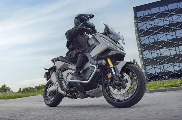 Essai XADV Honda 750 4