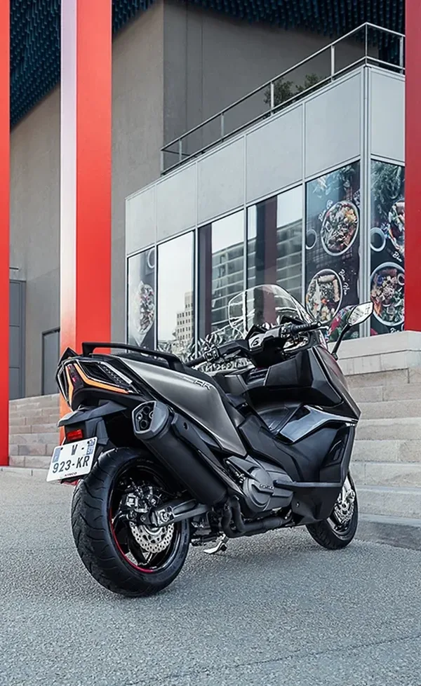 Maxi Scooter AK PREMIUM 550 Kymco 2
