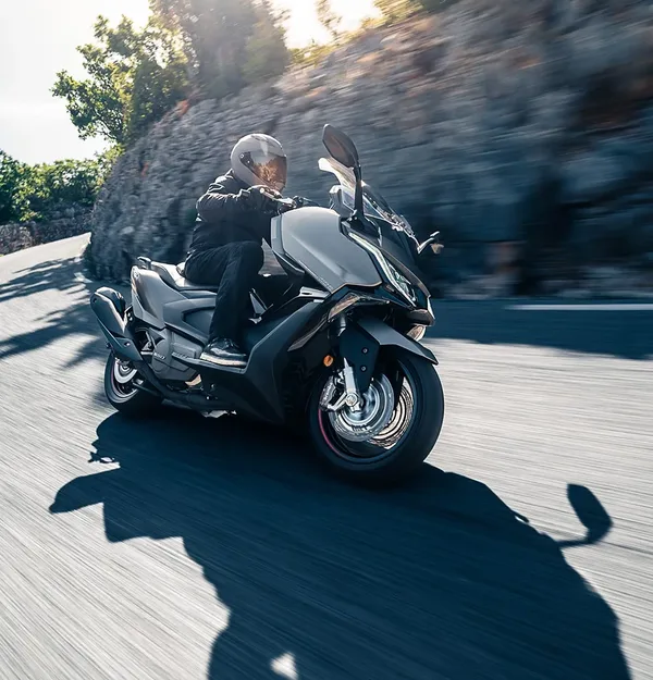 Maxi Scooter AK PREMIUM 550 Kymco 5