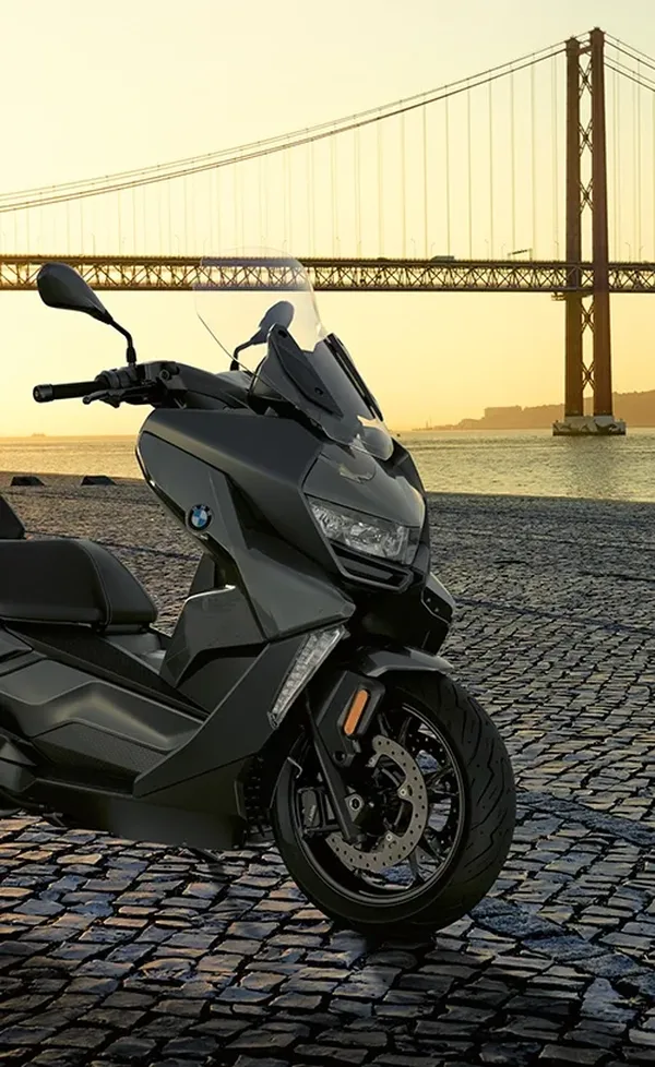 Maxi scooter BMW C400 GT 4