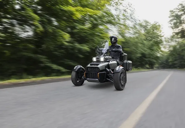 Moto 3 Roues Can Am Canyon 12