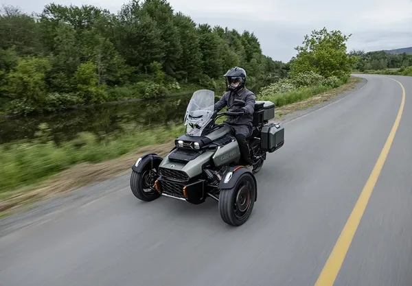 Moto 3 Roues Can Am Canyon 15