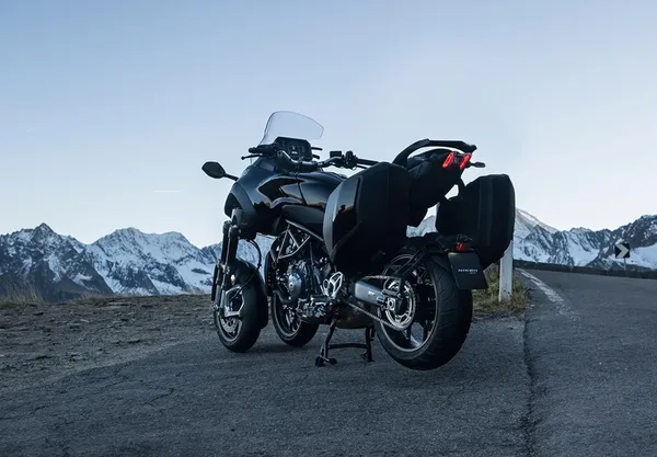 Moto 3 Roues Niken GT Yamaha 10