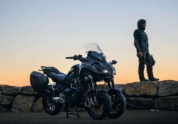 Moto 3 Roues Niken GT Yamaha 11