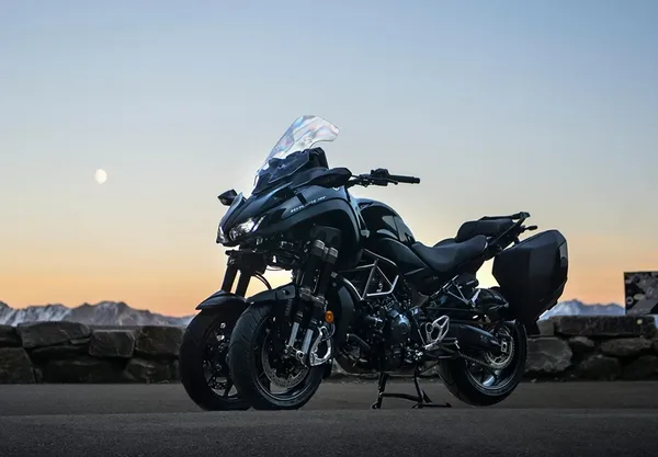 Moto 3 Roues Niken GT Yamaha 13