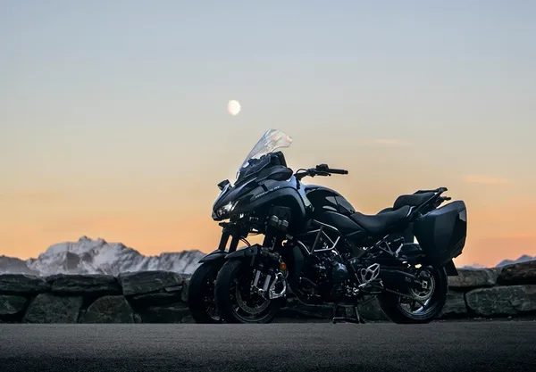 Moto 3 Roues Niken GT Yamaha 14