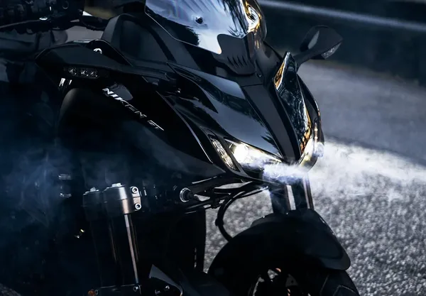 Moto 3 Roues Niken GT Yamaha 16