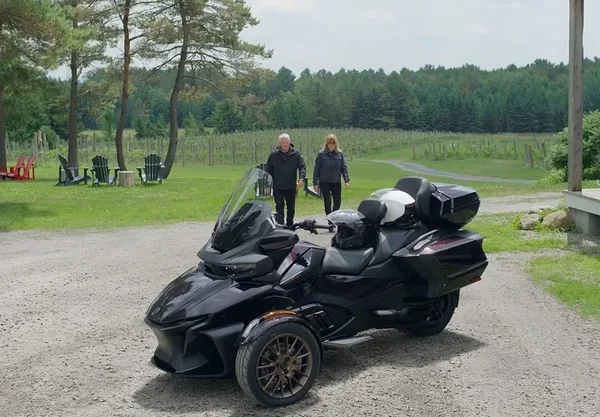 Moto 3 roues Can Am Sider RT 11