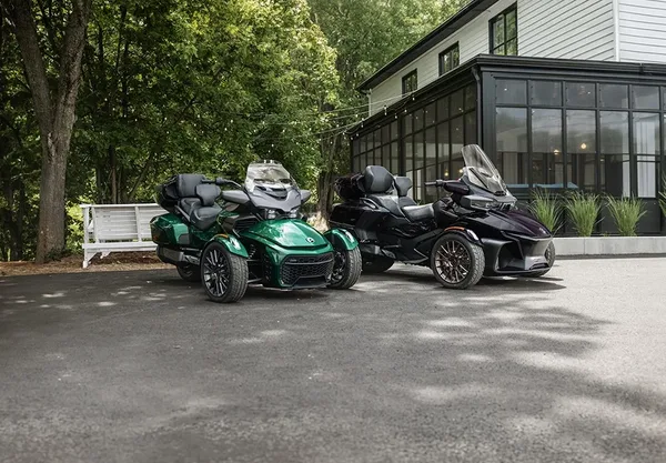 Moto 3 roues Can Am Sider RT 12