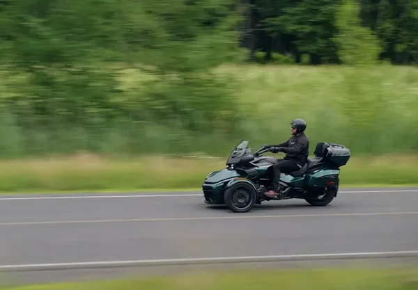 Moto 3 roues Can Am Sider RT 14