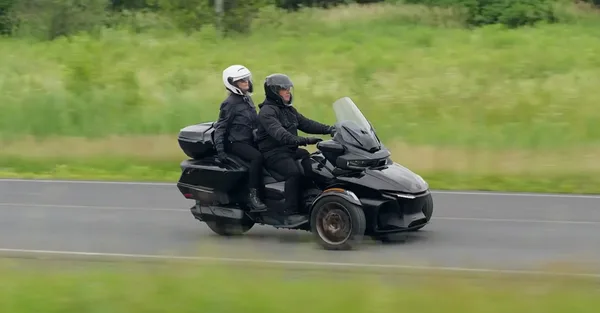 Moto 3 roues Can Am Sider RT 2