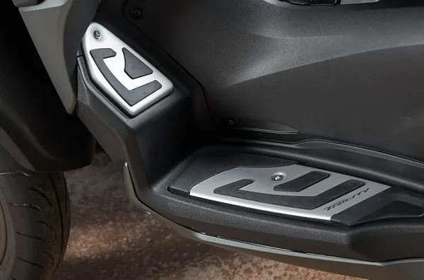 Pack sport scoter 3 roues Tricity 300 Yamaha 5