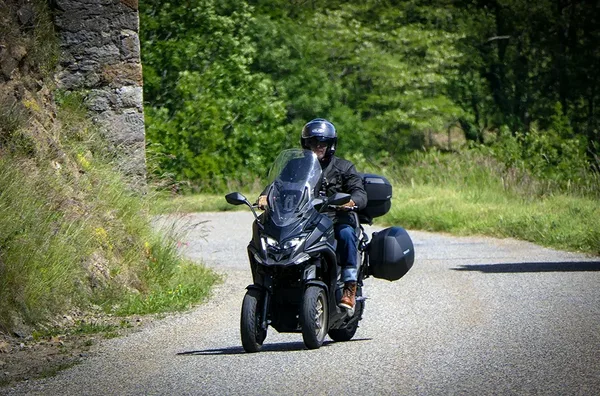 Route des corniches Ariege 13