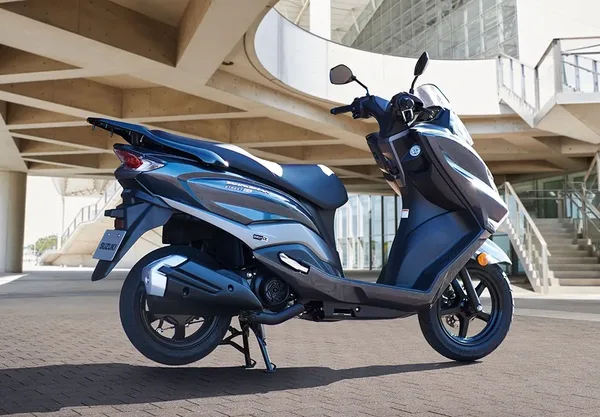 Scooter 125 Burgman Suzuki 21