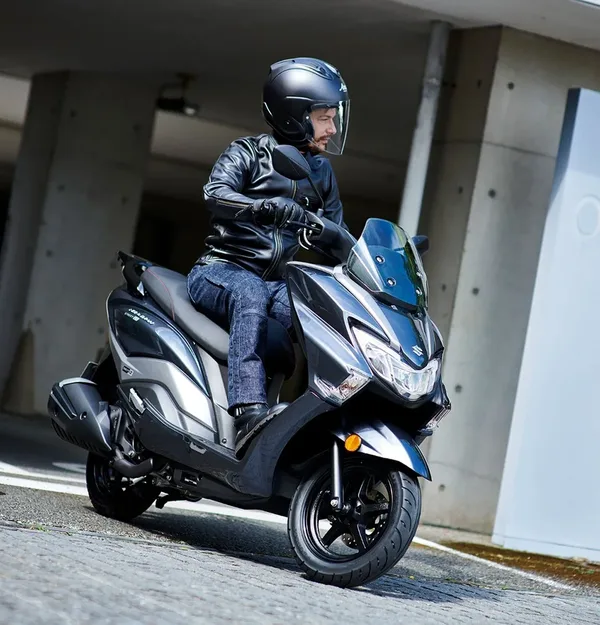 Scooter 125 Burgman Suzuki 5