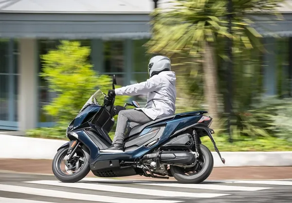 Scooter 125 DOWNTOWN GT Kymco 12