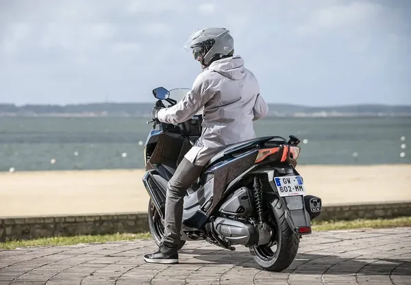 Scooter 125 DOWNTOWN GT Kymco 14