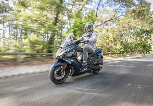 Scooter 125 DOWNTOWN GT Kymco 18