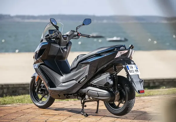 Scooter 125 DOWNTOWN GT Kymco 20