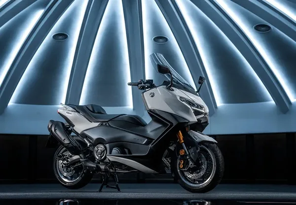 Scooter 2 roues TMAX Tech MAX 560 10