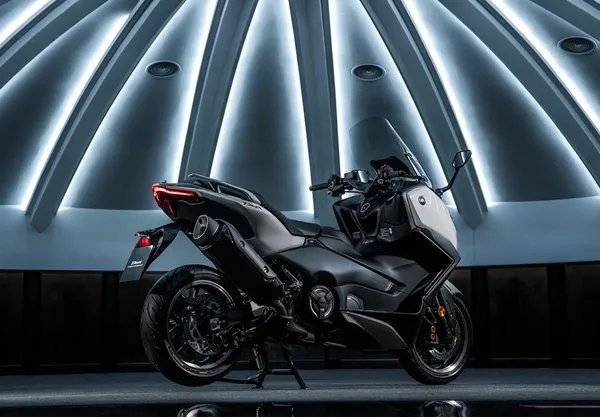 Scooter 2 roues TMAX Tech MAX 560 14