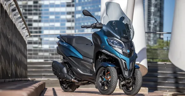 Scooter 3 Roues Piaggo MP3 530 0