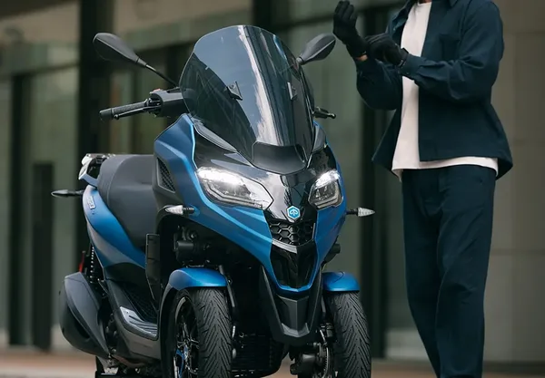 Scooter 3 roue MP3 310 Sport Piaggo 11