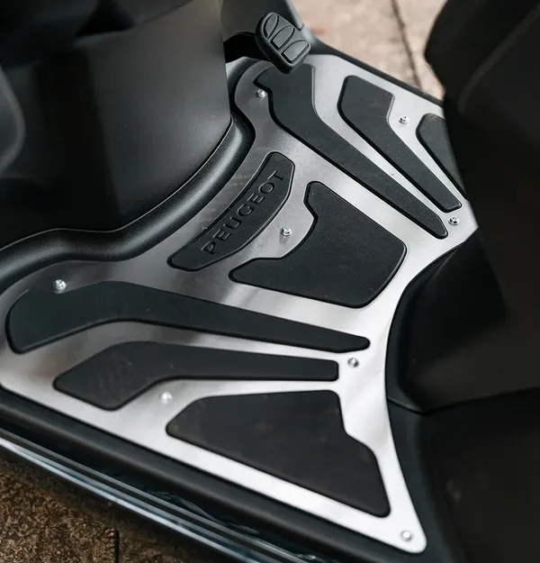 Scooter 3 roues Peugeot Metropolis 400 GT 8