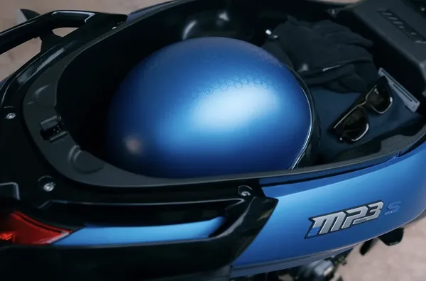 Scooter 3 roues Piaggo MP3 310 4