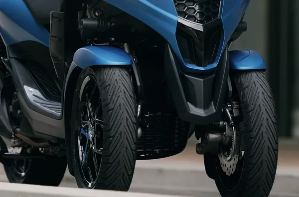 Scooter 3 roues Piaggo MP3 310 6