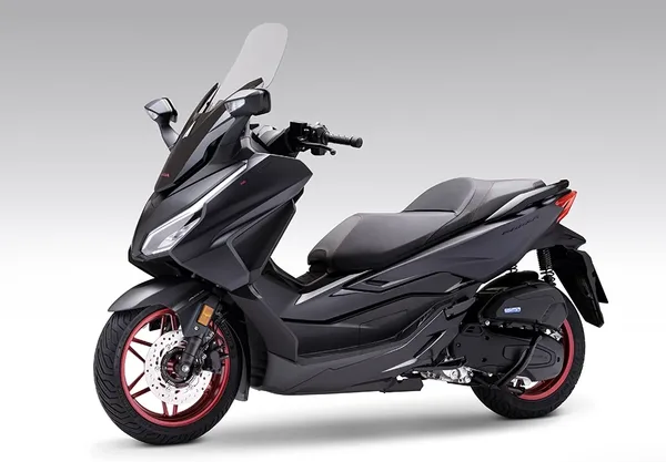 Scooter Forza GT 125 Honda 13