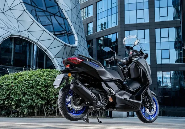 Scooter X MAX 125 Yamaha 32