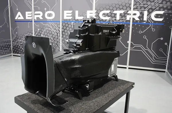 Scooter électrique trois roues WMC300 E White Motorcycle Concepts 7