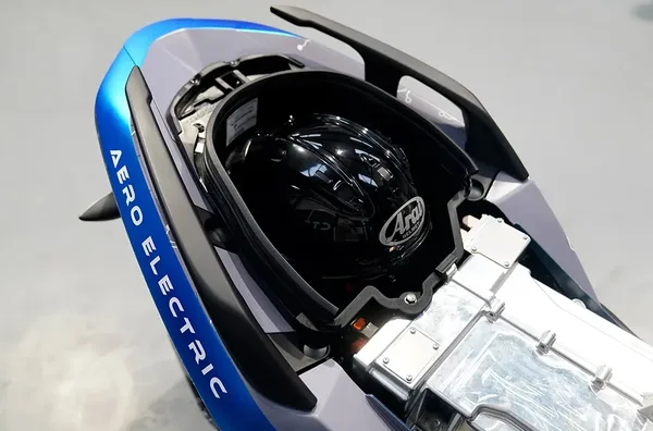 Scooter électrique trois roues WMC300 E White Motorcycle Concepts 9