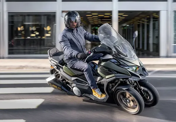 Scooter 3 roues kymco cv3 carousel 2