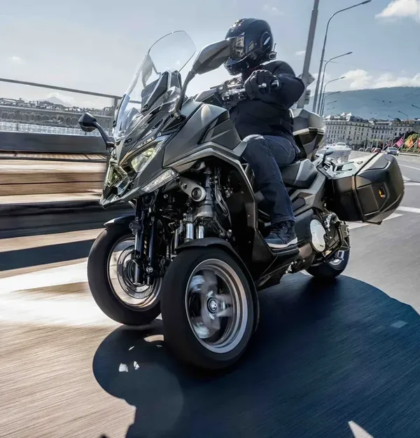 Scooter 3 roues kymco cv3 col right