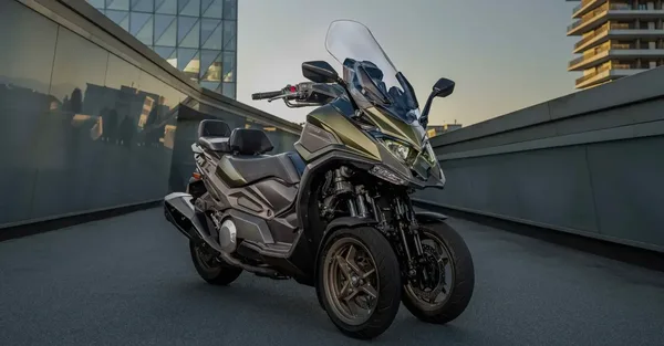 Scooter 3 roues kymco cv3