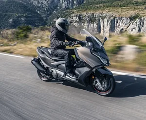Maxi Scooter AK PREMIUM 550 Kymco 1