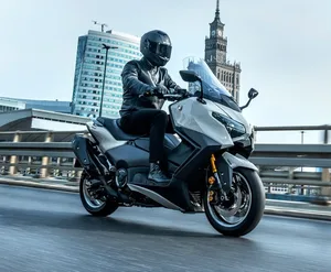 Scooter 2 roues TMAX Tech MAX 560 1