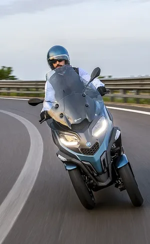 Scooter 3 Roues Piaggo MP3 530 1