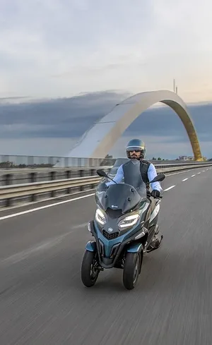 Scooter 3 Roues Piaggo MP3 530 3