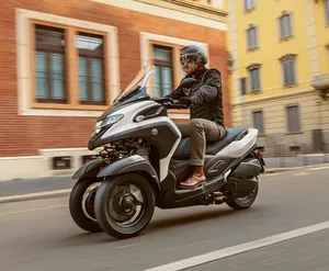 Scooter 3 roues Yamaha Tricity 300 1